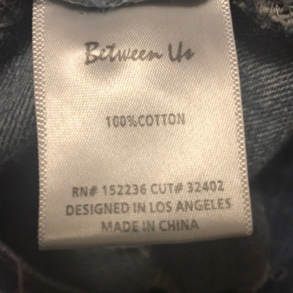 Between Us Denim Trucker Jacket factory Ripped and Distressed size S - Picture 16 of 16